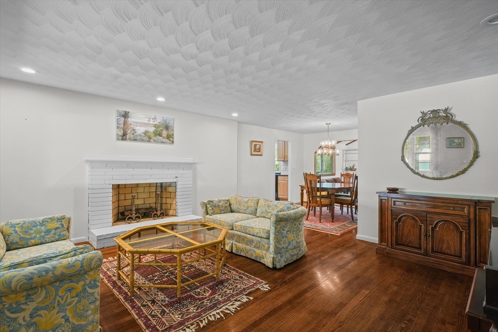 13 Briarwood Road Framingham, MA 01701 - Photo 8 of 41 Gallery Image 8