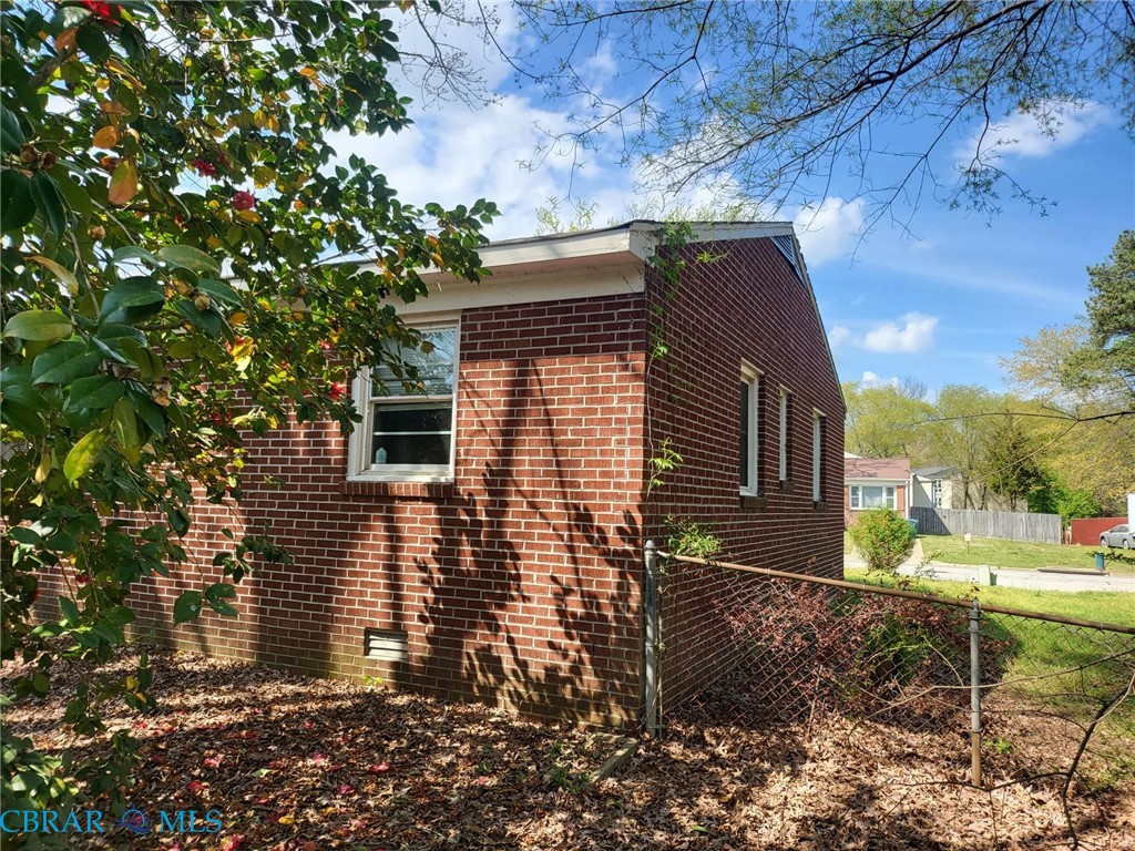 23 Colony Road Newport News, VA 23602 - Photo 6 of 34