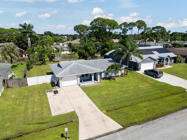 $2,450 | 1167 Southeast Proctor Lane, Port St. Lucie, FL 34983