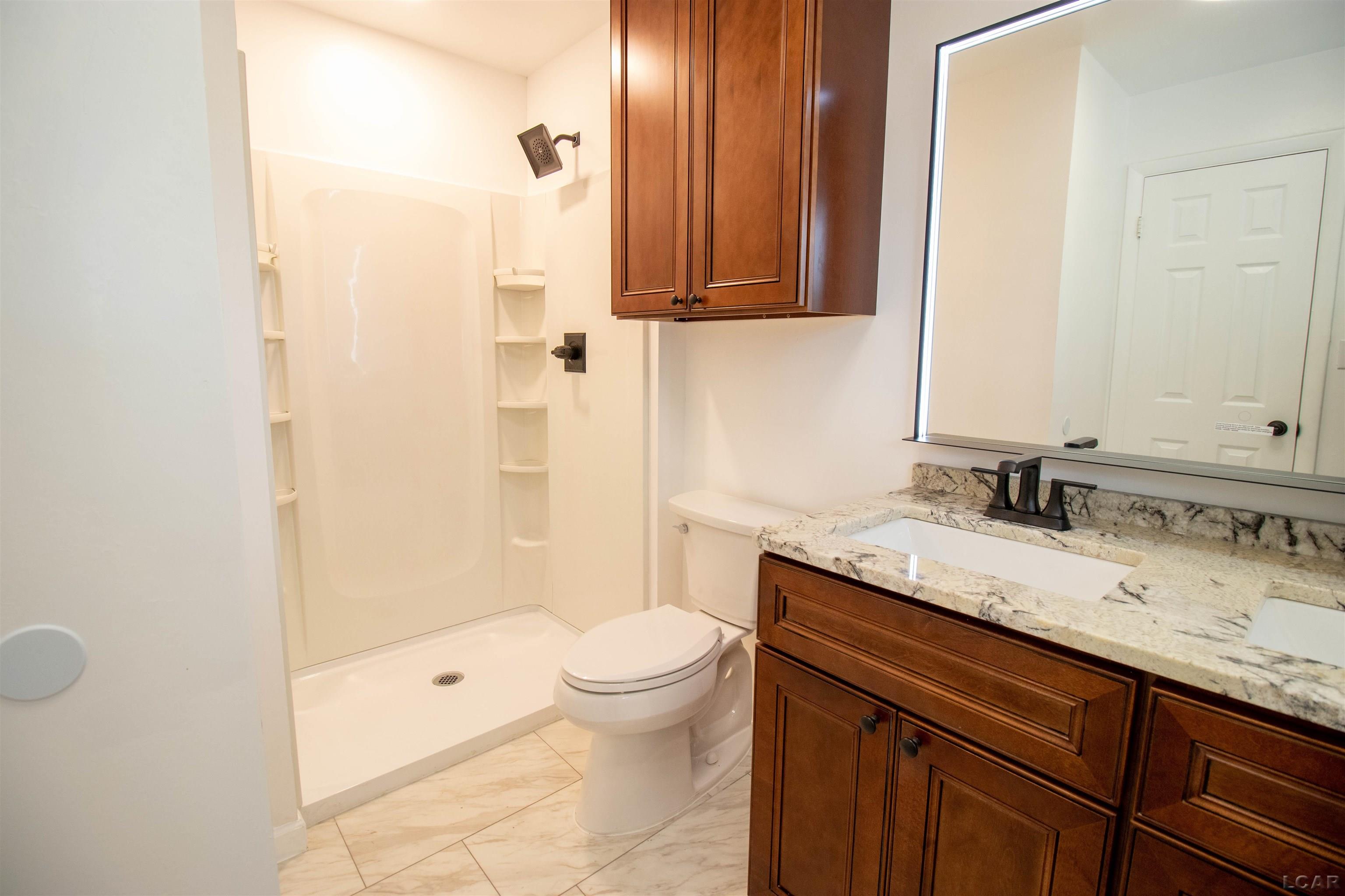 2121 East Carleton Road Adrian, MI 49221 - Photo 29 of 40 50085642-28.JPG