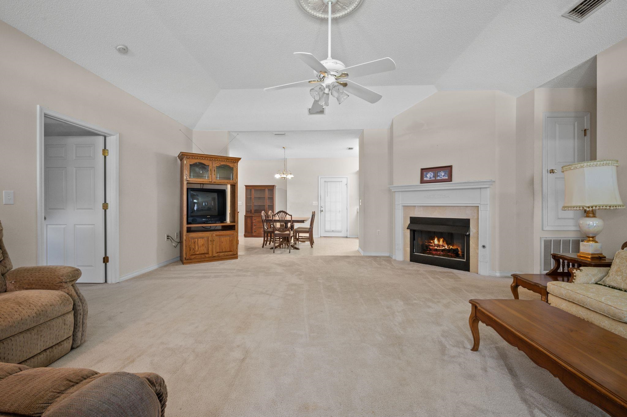 702 Rachel Drive Bay Minette, AL 36507 - Photo 10 of 35 Living Room