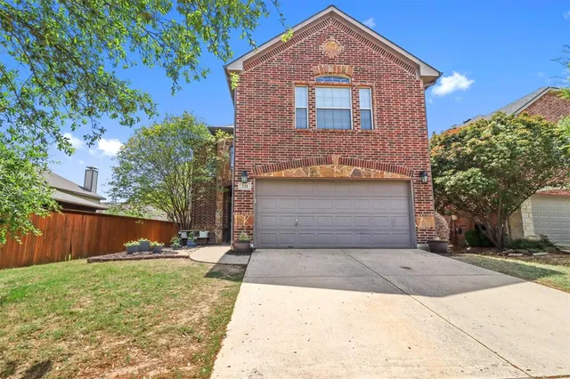 $430,000 | 331 Granger Circle, Argyle, TX 76226