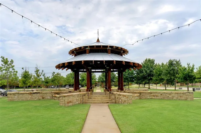 $430,000 | 331 Granger Circle, Argyle, TX 76226