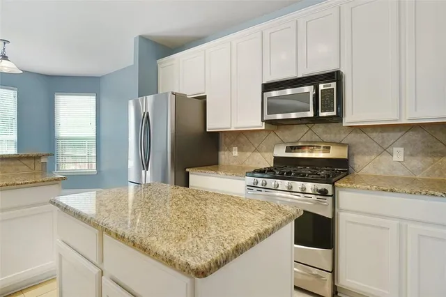 $430,000 | 331 Granger Circle, Argyle, TX 76226