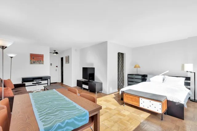 $555,000 | 185 West End Avenue, Unit 16K | Upper West Side