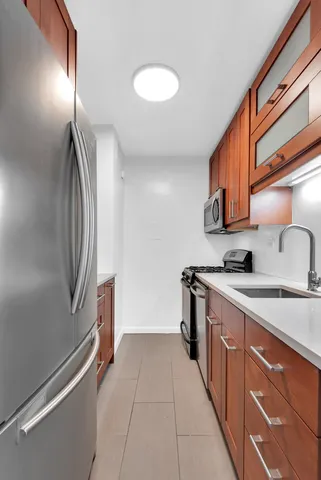 $555,000 | 185 West End Avenue, Unit 16K | Upper West Side