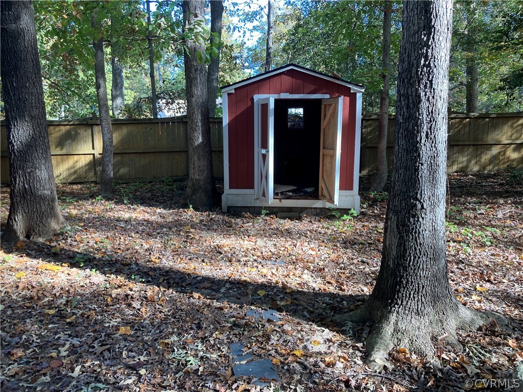 9813 Manordale Road Chesterfield, VA 23832 - Photo 13 of 15