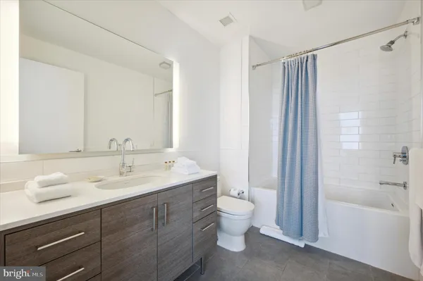 $2,796 | 2930 Walnut Street, Unit 4021, Philadelphia, PA 19104