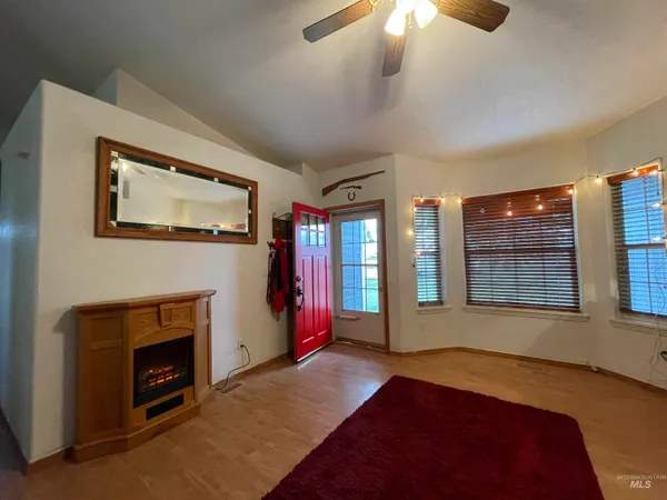 $659,999 | 3301 Southwest Smith Road, Mountain Home, ID 83647