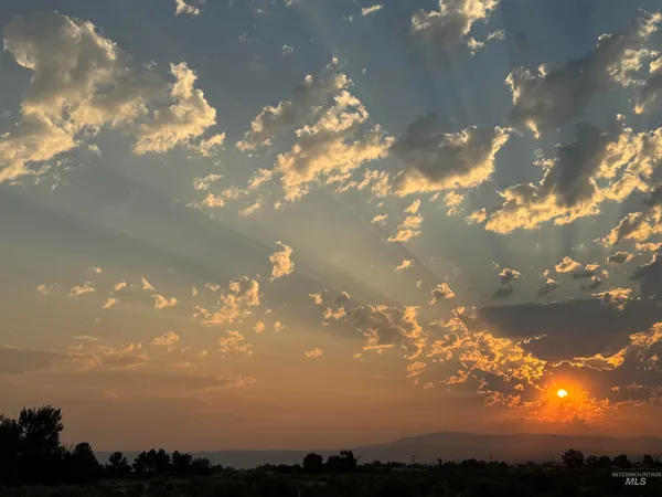 $659,999 | 3301 Southwest Smith Road, Mountain Home, ID 83647