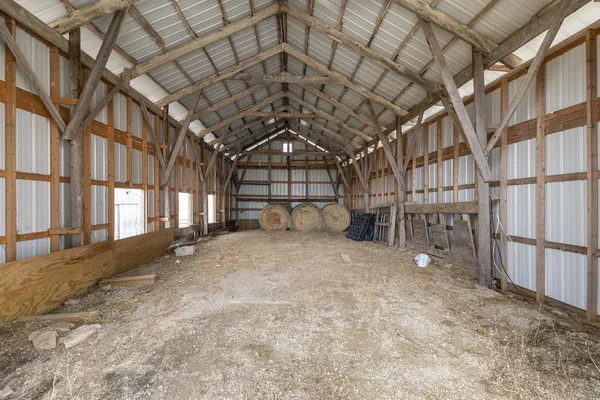 $614,900 | 15151 304th Street, Spring Valley, MN 55975