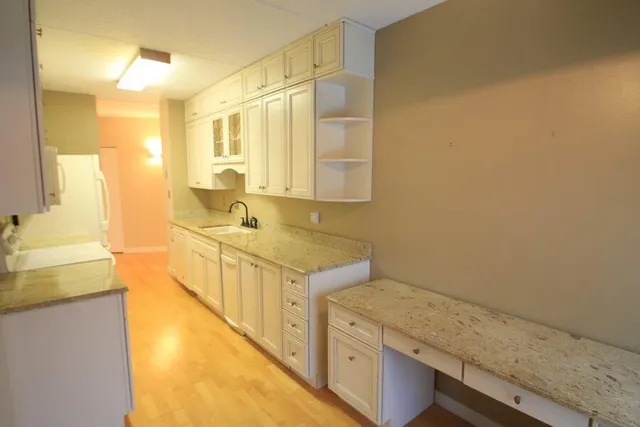 $339,900 | 333 Lake Avenue, Unit 502, Racine, WI 53403