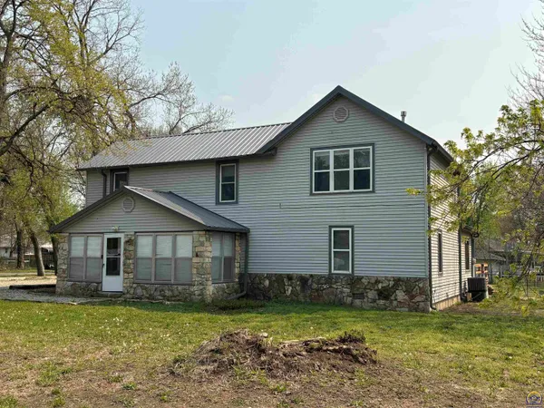 $229,000 | 202 Hackberry Street, Americus, KS 66835
