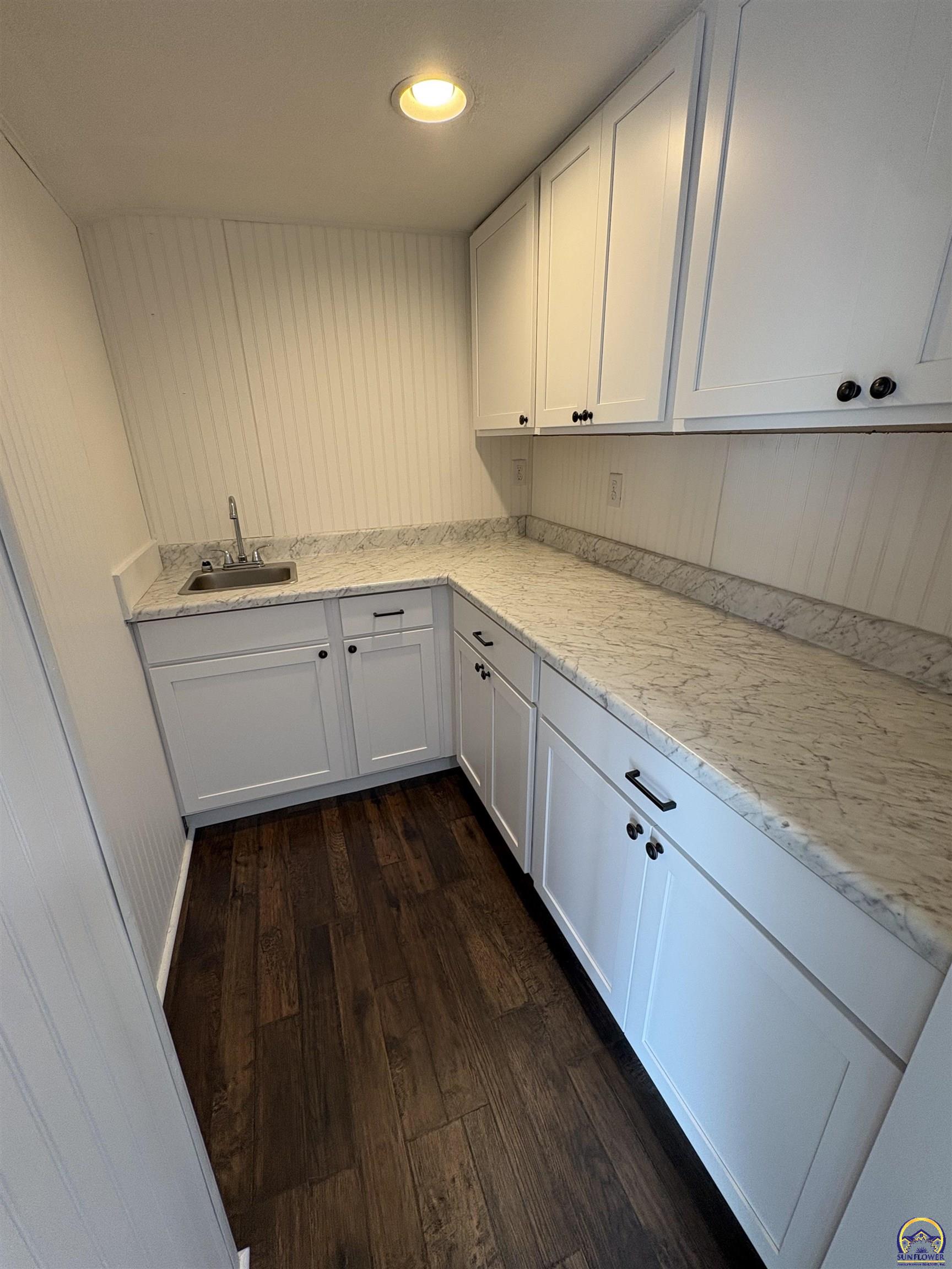 202 Hackberry Street Americus, KS 66835 - Photo 11 of 32