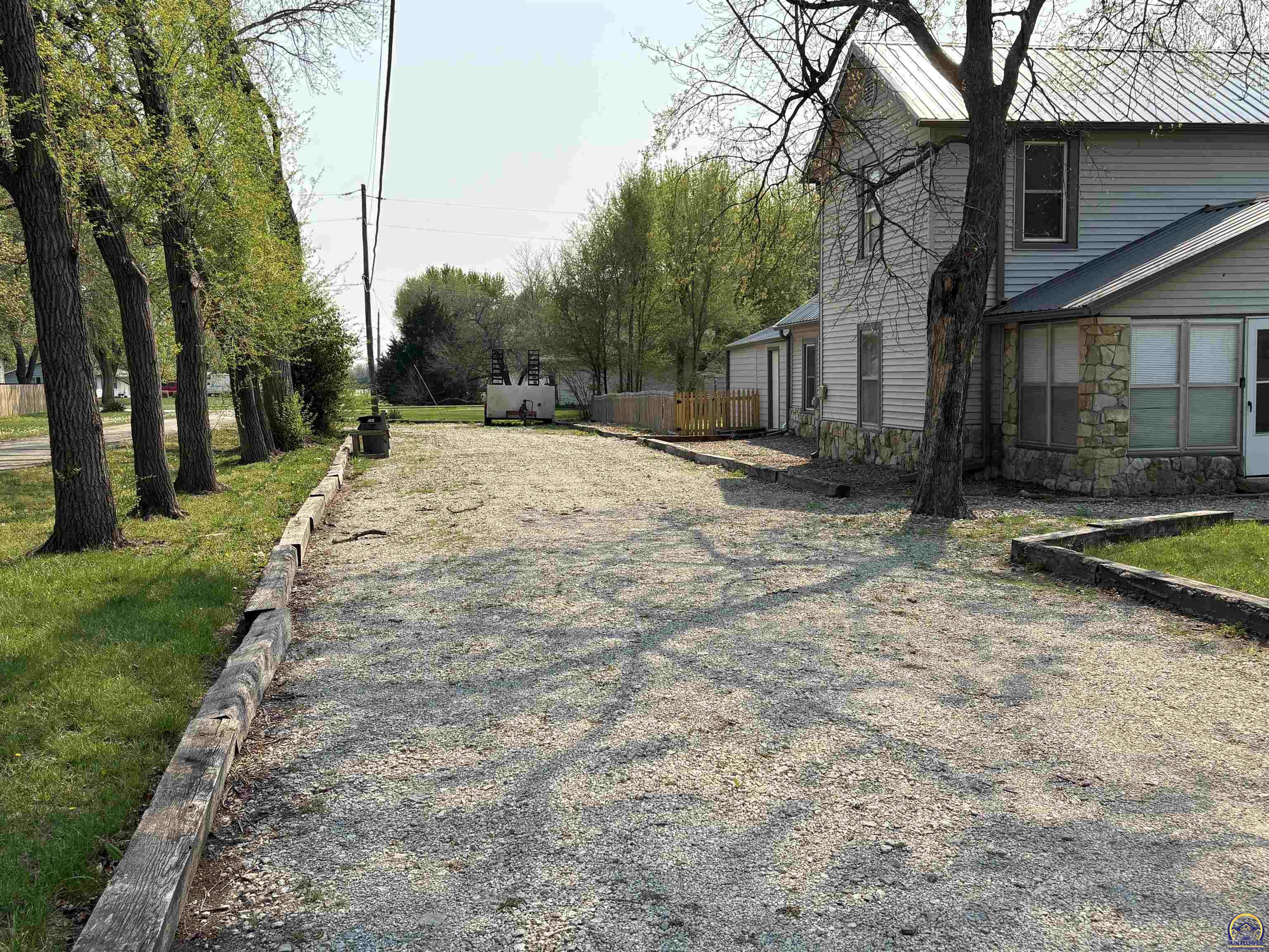 202 Hackberry Street Americus, KS 66835 - Photo 4 of 32