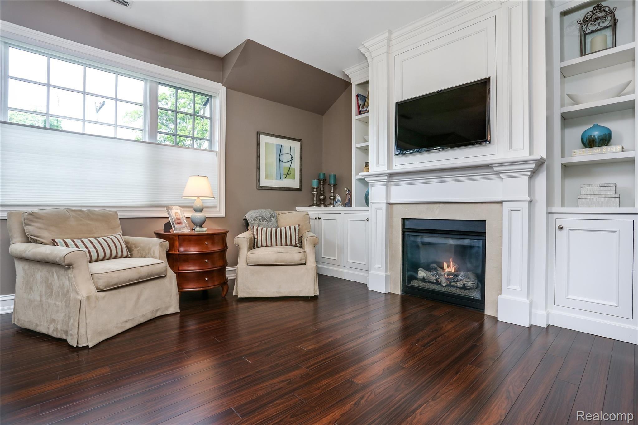 375 Glengarry Road Bloomfield Hills, MI 48301 - Photo 13 of 38 Master suite