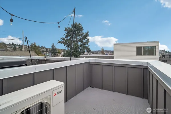 $799,000 | 917 Northwest 52nd Street, Unit C, Seattle, WA 98107