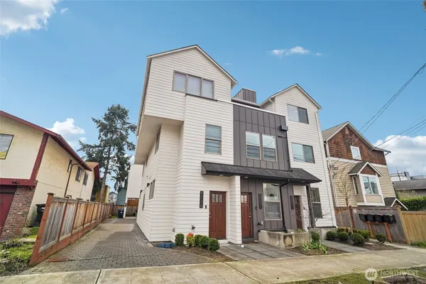 $799,000 | 917 Northwest 52nd Street, Unit C, Seattle, WA 98107
