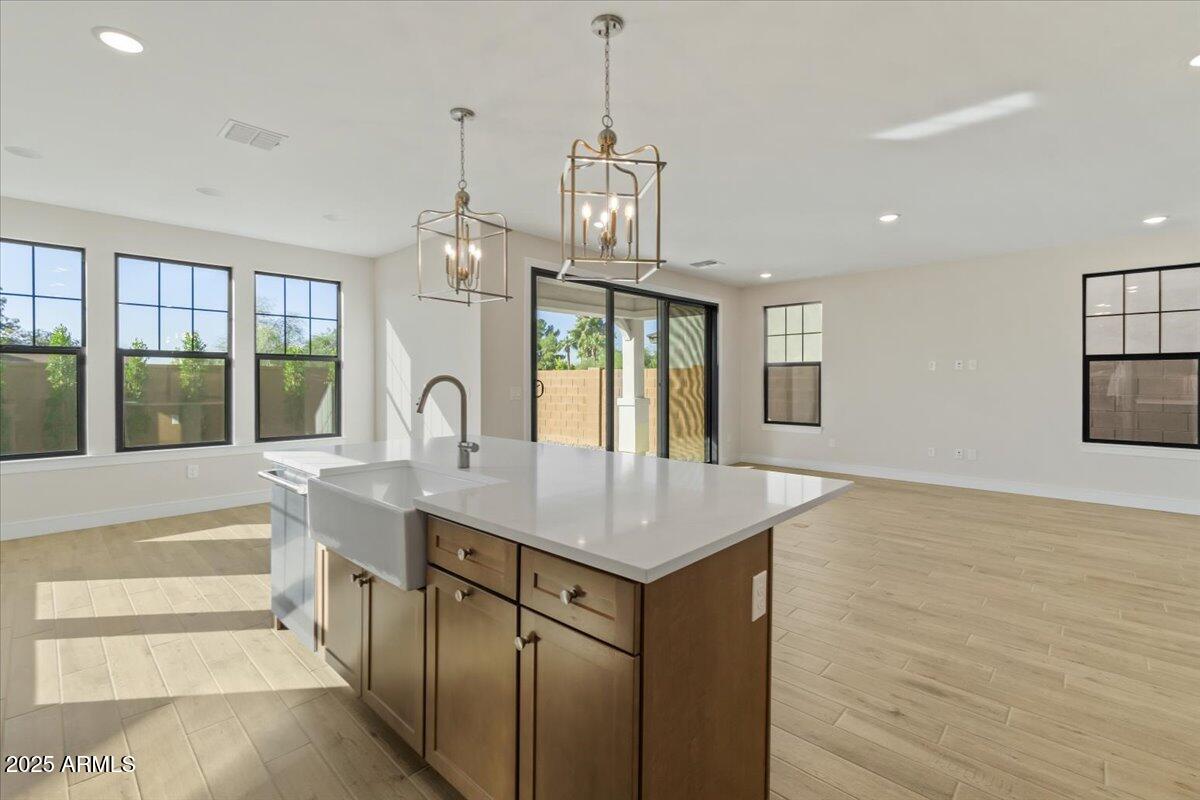 2431 West Los Arboles Place Chandler, AZ 85224 - Photo 21 of 60 21-Kitchen