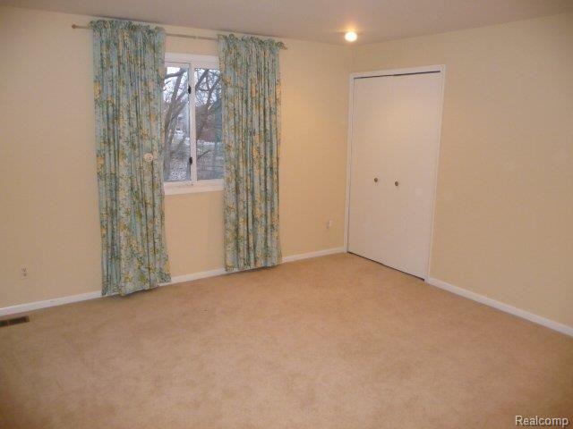 3242 Quail Ridge Circle Rochester, MI 48309 - Photo 17 of 25 4th Bedroom