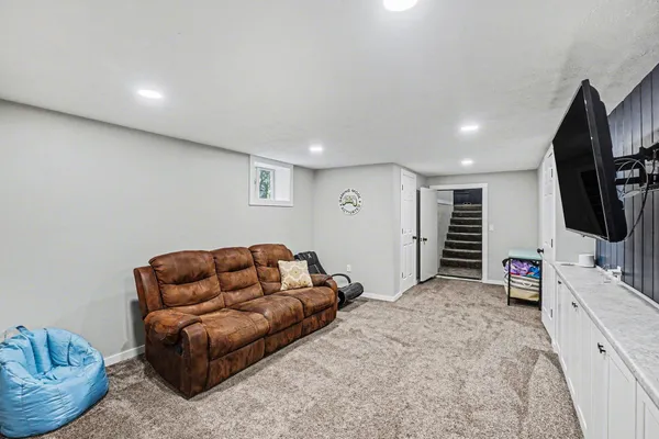 $399,900 | 14051 17 Mile Road, Rodney, MI 49342