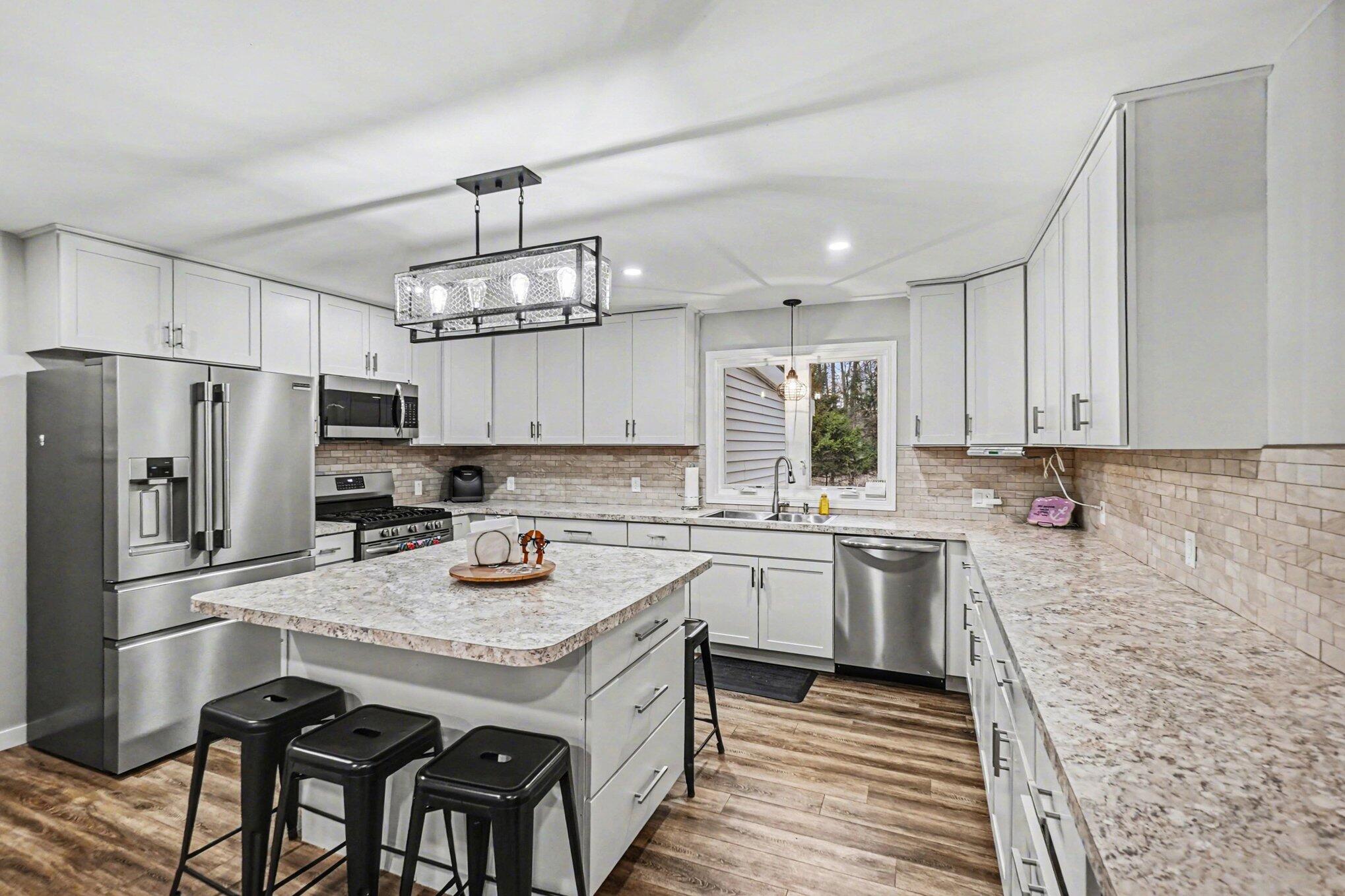 14051 17 Mile Road Rodney, MI 49342 - Photo 4 of 30 013_file_6090