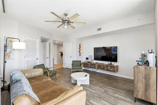 $1,775 | 322 East Central Boulevard, Unit 1109, Orlando, FL 32801