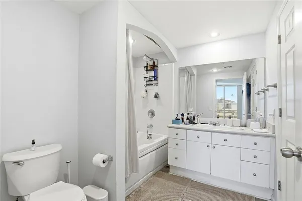 $1,775 | 322 East Central Boulevard, Unit 1109, Orlando, FL 32801