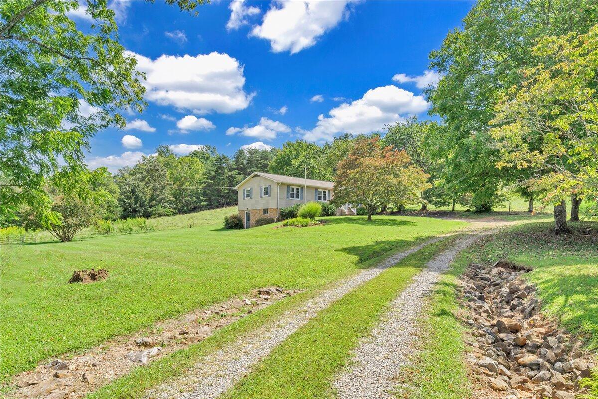 2728 Thompson Ridge Road Ferrum, VA 24088 - Photo 29 of 35 38-MIB02313