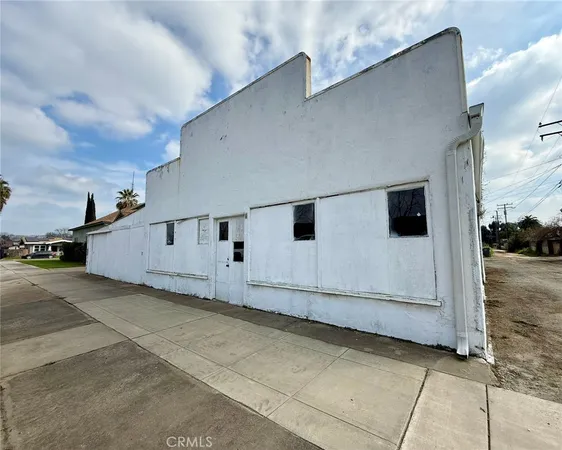 $300,000 | 200 South D Street, Exeter, CA 93221