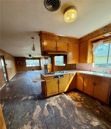 $300,000 | 200 South D Street, Exeter, CA 93221