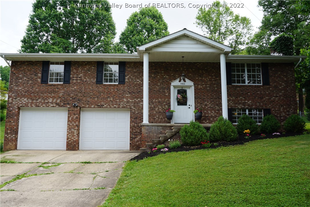 5404 Tanglewood Road Charleston, WV 25313 - Photo 2 of 27 Gallery Image 2