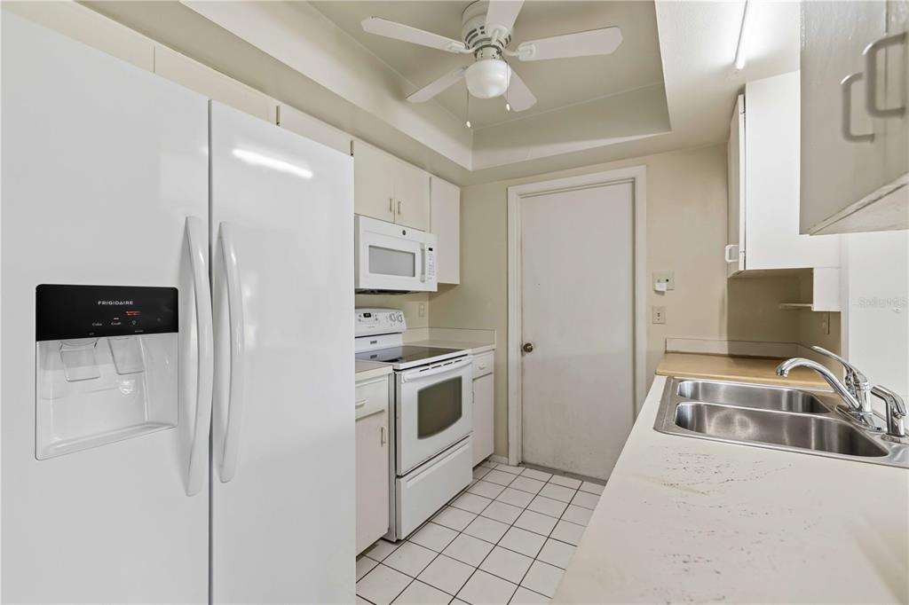 4001 Chinaberry Road Bradenton, FL 34208 - Photo 18 of 60