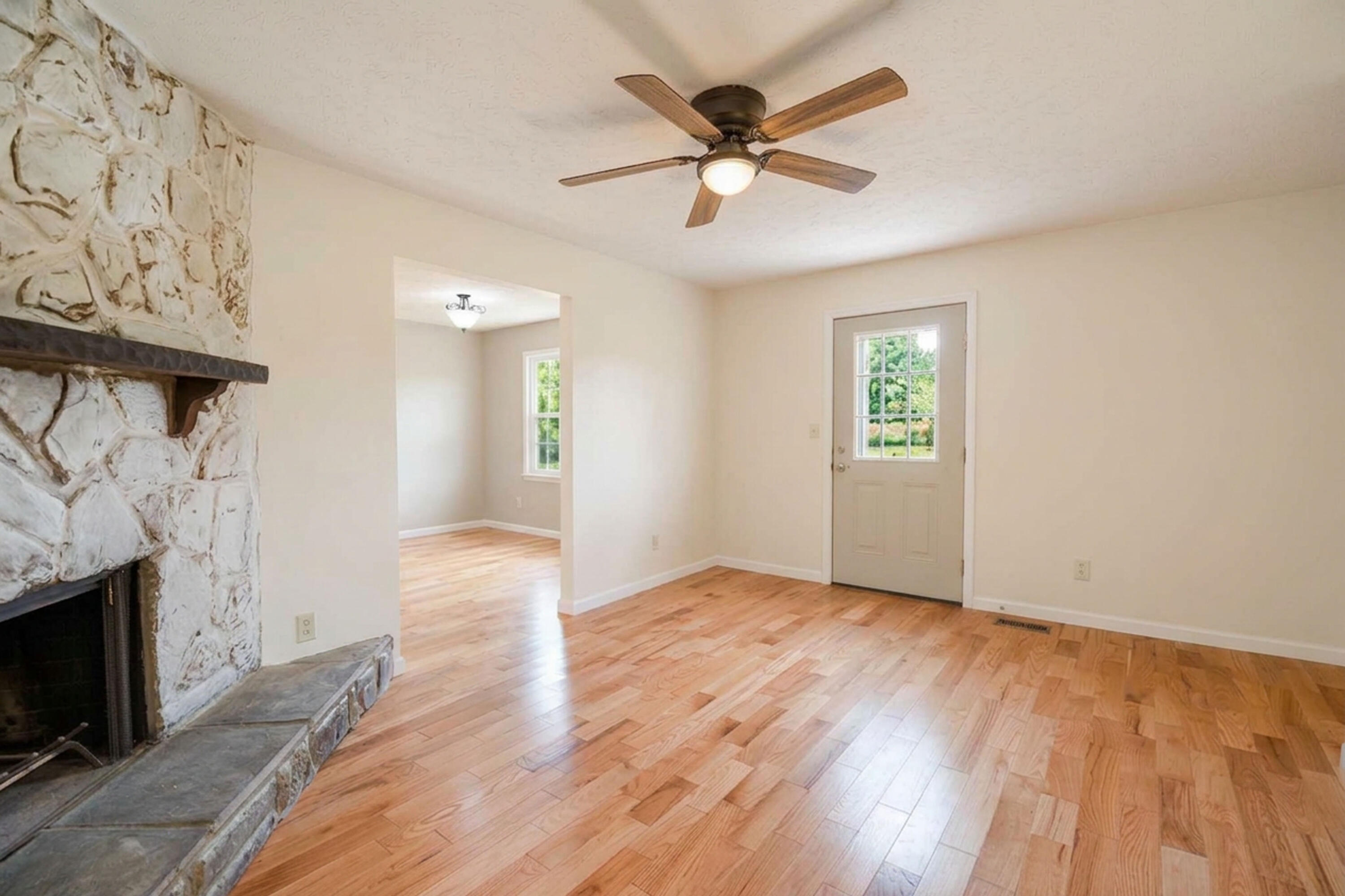 403 Wash Road Frankfort, KY 40601 - Photo 13 of 14 Great Room w: Wood Floors