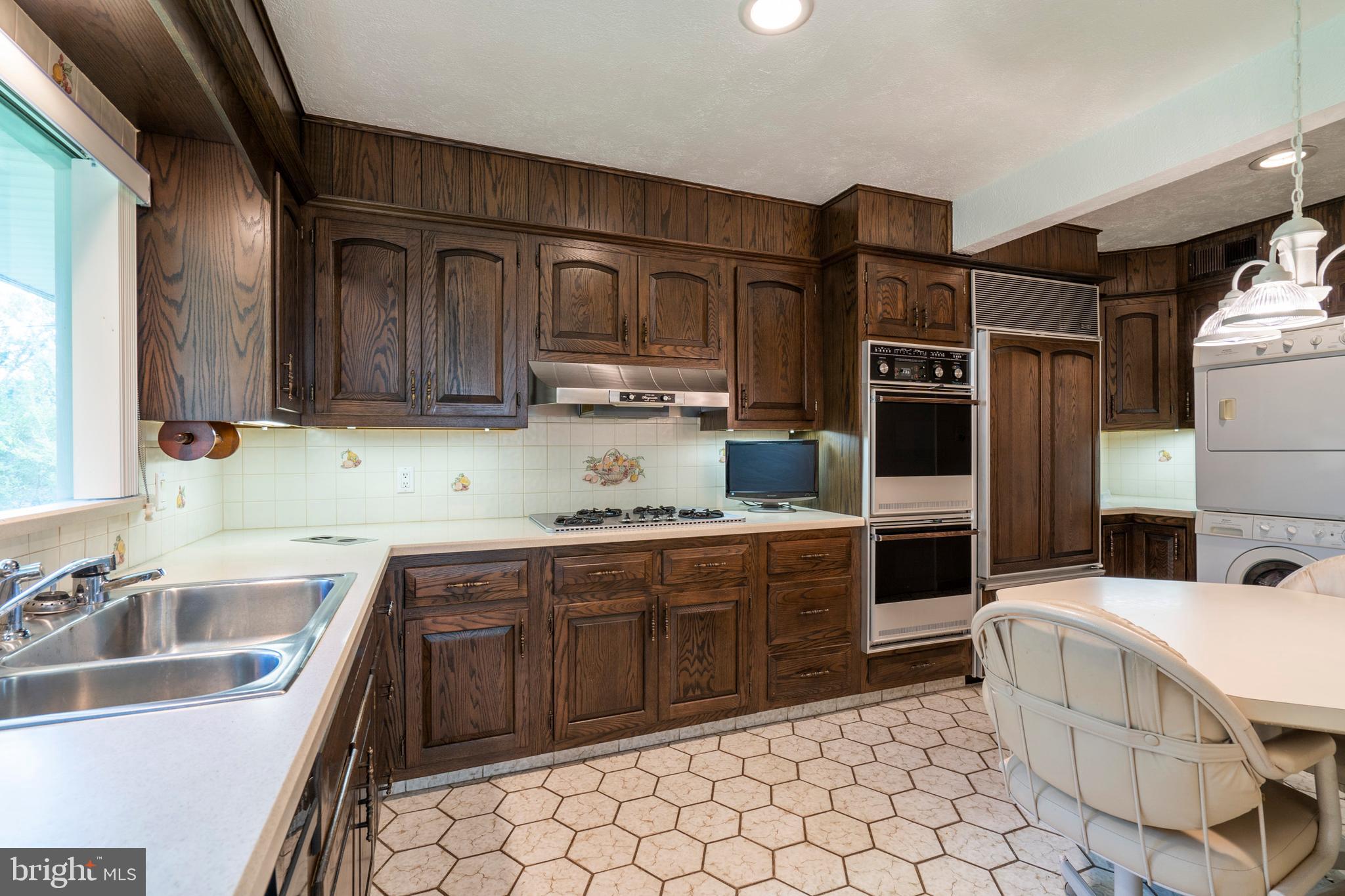 1332 Michael Road Jenkintown, PA 19046 - Photo 8 of 22