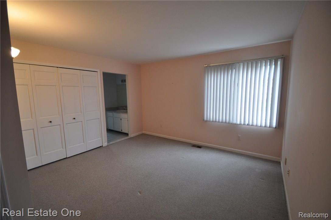 1929 Ridgefield Court Rochester, MI 48306 - Photo 19 of 30 19.JPG