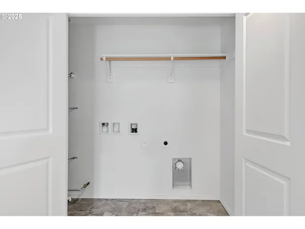 $690,000 | 4356-4358 Kalmia Street, Springfield, OR 97478