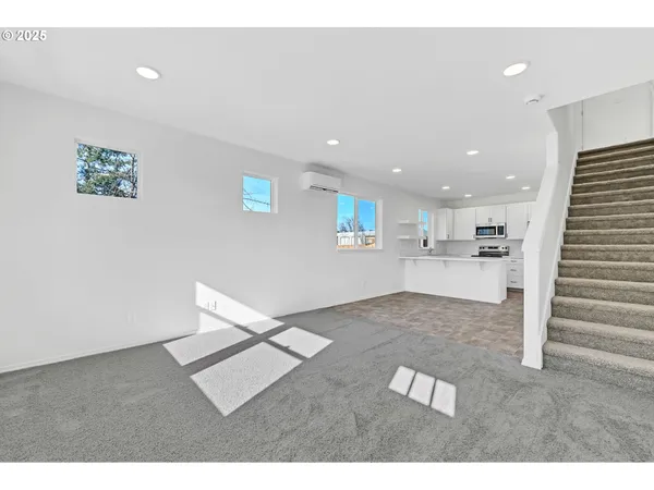 $690,000 | 4356-4358 Kalmia Street, Springfield, OR 97478