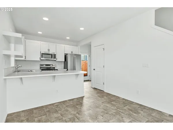 $690,000 | 4356-4358 Kalmia Street, Springfield, OR 97478