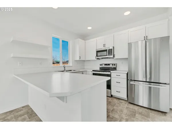 $690,000 | 4356-4358 Kalmia Street, Springfield, OR 97478