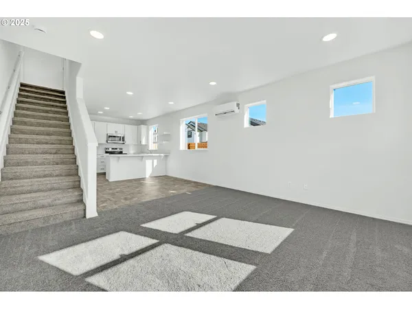 $690,000 | 4356-4358 Kalmia Street, Springfield, OR 97478