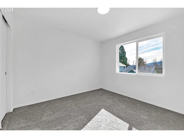 $690,000 | 4356-4358 Kalmia Street, Springfield, OR 97478