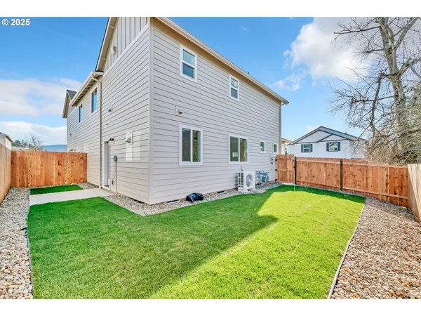 $690,000 | 4356-4358 Kalmia Street, Springfield, OR 97478