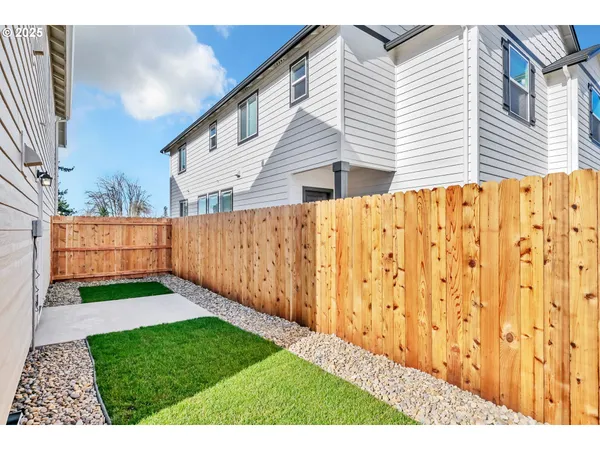 $690,000 | 4356-4358 Kalmia Street, Springfield, OR 97478