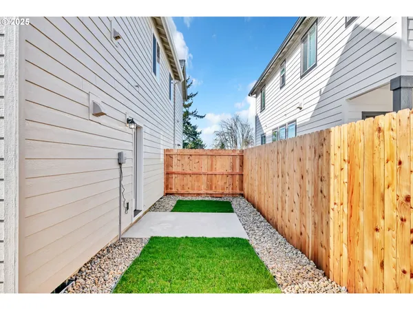 $690,000 | 4356-4358 Kalmia Street, Springfield, OR 97478