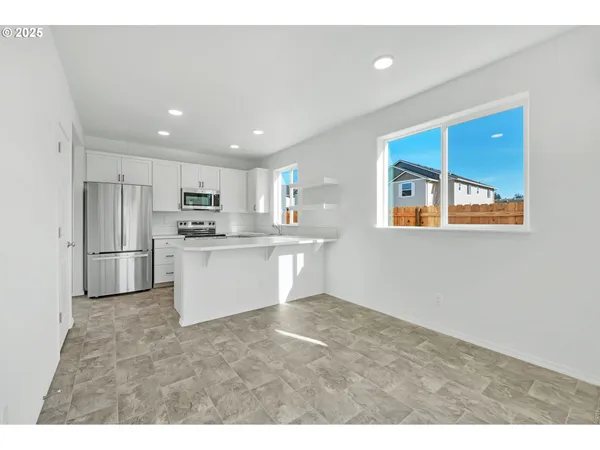 $690,000 | 4356-4358 Kalmia Street, Springfield, OR 97478