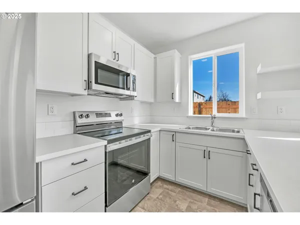 $690,000 | 4356-4358 Kalmia Street, Springfield, OR 97478