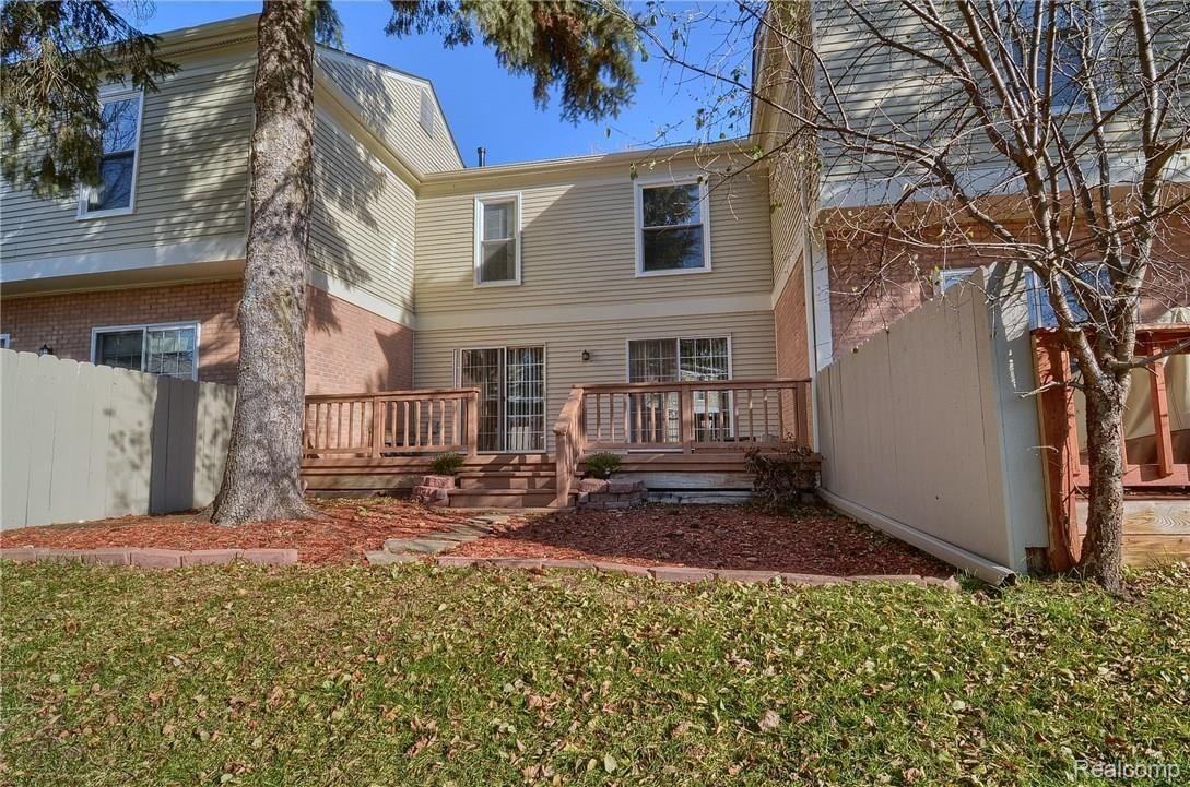 1215 Candlestick Lane Rochester, MI 48306 - Photo 26 of 27 Rear.jpg