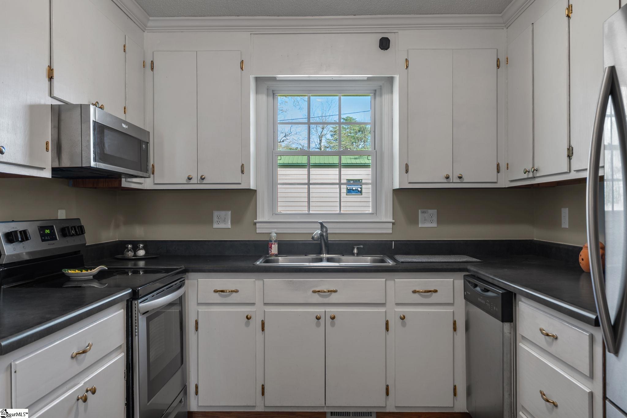 300 Green Street Williamston, SC 29697 - Photo 3 of 49