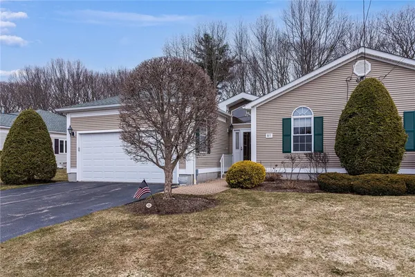 $560,000 | 85 Orchard Meadows Drive, Smithfield, RI 02917